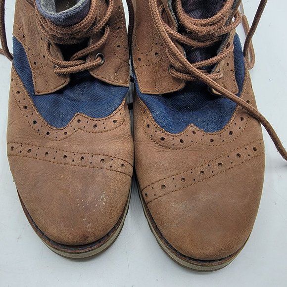 Toms Brogue Boots Mens 9 Vibram Soles Chestnut Brown Leather Navy Herringbone